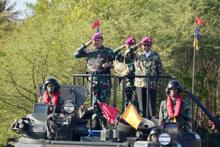 Mahfud MD Diangkat Jadi Warga Kehormatan Korps Marinir
