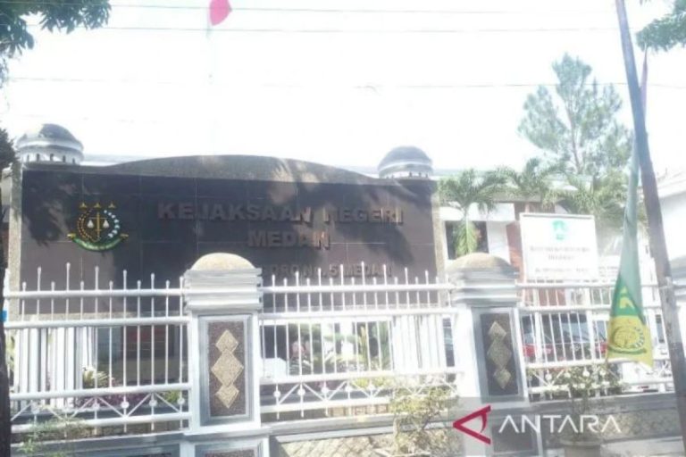 Kejari Medan Tetapkan Eks Rektor UINSU Jadi DPO Korupsi Program Ma’had