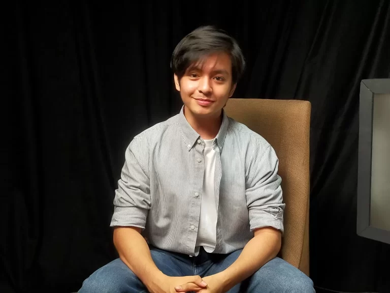Angga Yunanda Kesulitan Berbahasa Jawa di Film Budi Pekerti