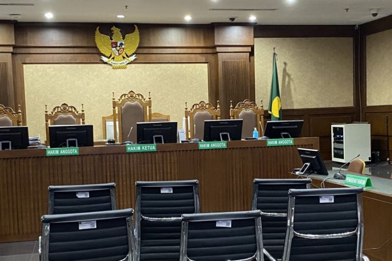 Sidang Putusan Eks Pejabat Ditjen Pajak Angin Prayitno Ditunda