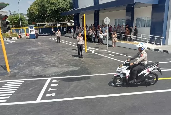 Polda Metro Resmi Hapus Tes Manuver Angka 8 dan Zig-zag dalam Ujian Pembuatan SIM