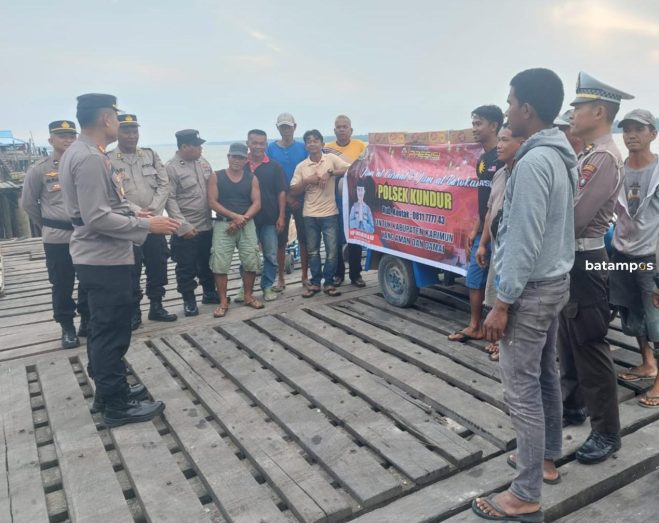Polsek Kundur Gelar Jumat Curhat di Pelabuhan Bongkar Muat Indora