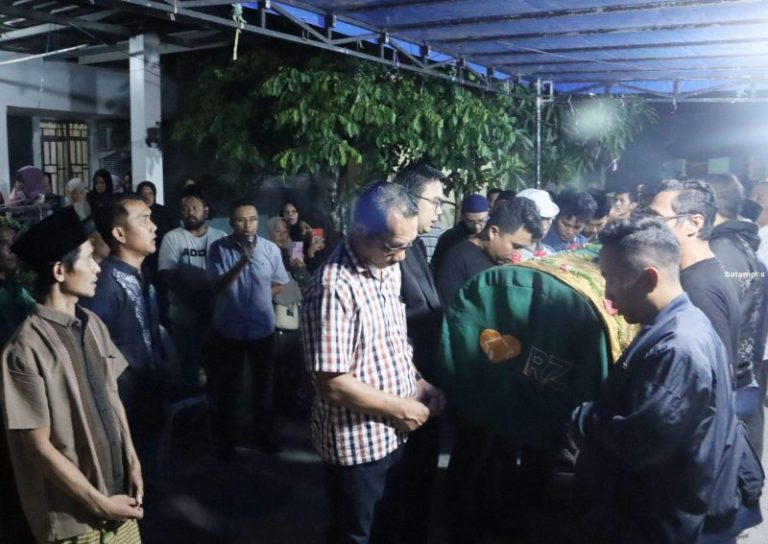 Wartawan Batampos Berpulang, Amsakar Kenang Almarhum Sosok Santun dan Murah Senyum