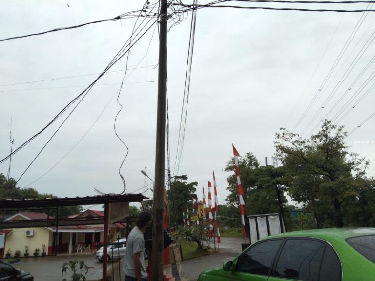 Warga Batuaji dan Sagulung Berharap Pemasangan Kabel Ditertibkan