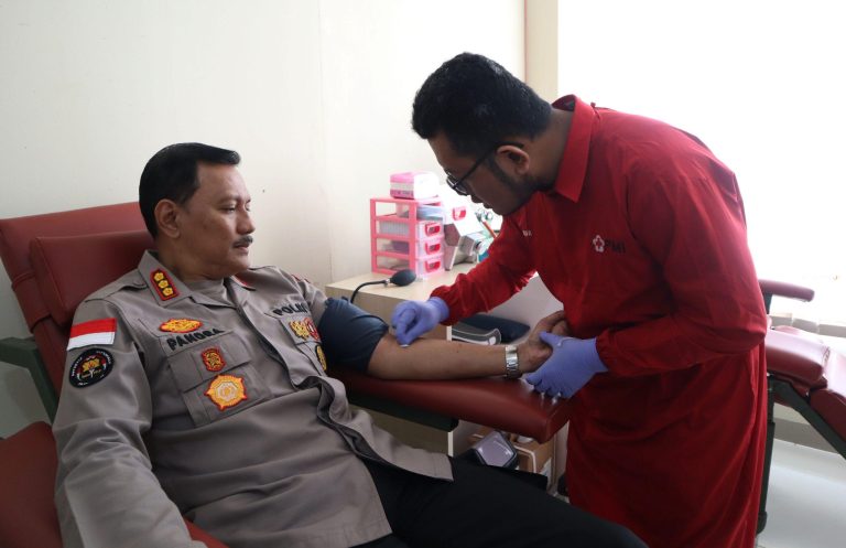 Perwira Polda Kepri Mendonorkan Darah Sebanyak 128 Kali