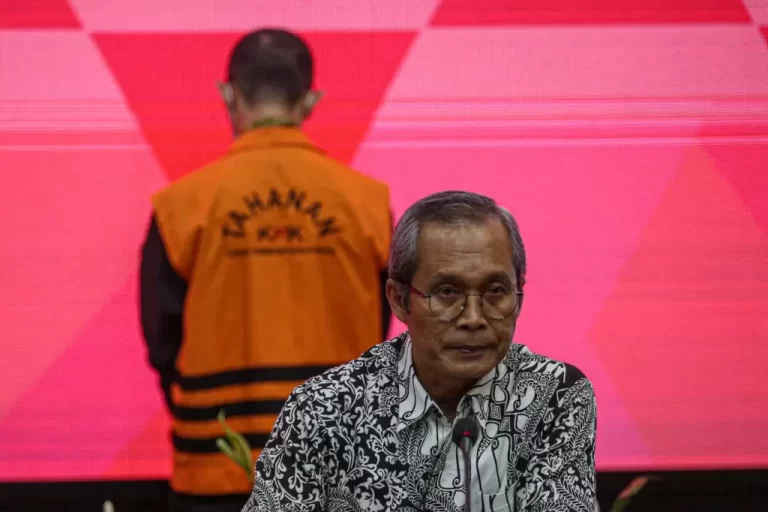Eks Dirut Transjakarta Kuncoro Wibowo jadi Tersangka, KPK Duga Bansos Beras PKH Tak Pernah Disalurkan