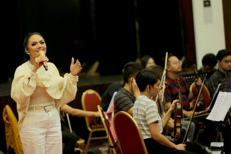 Krisdayanti Ajak Anak Kolaborasi  di Konser Semesta