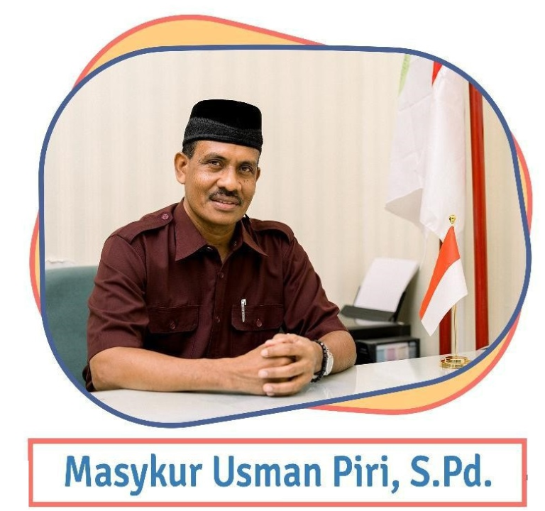 Masykur Usman Piri SPd MM, Kepala SMP Islam Terpadu Nurul Muhajirin
