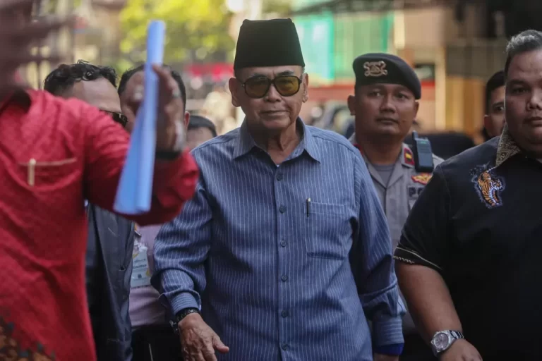 Resmi Ditahan, Panji Gumilang Melawan