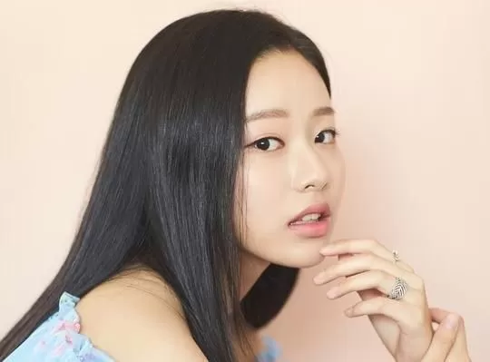 Park Yoo Na Satu Agensi dengan BLACKPINK