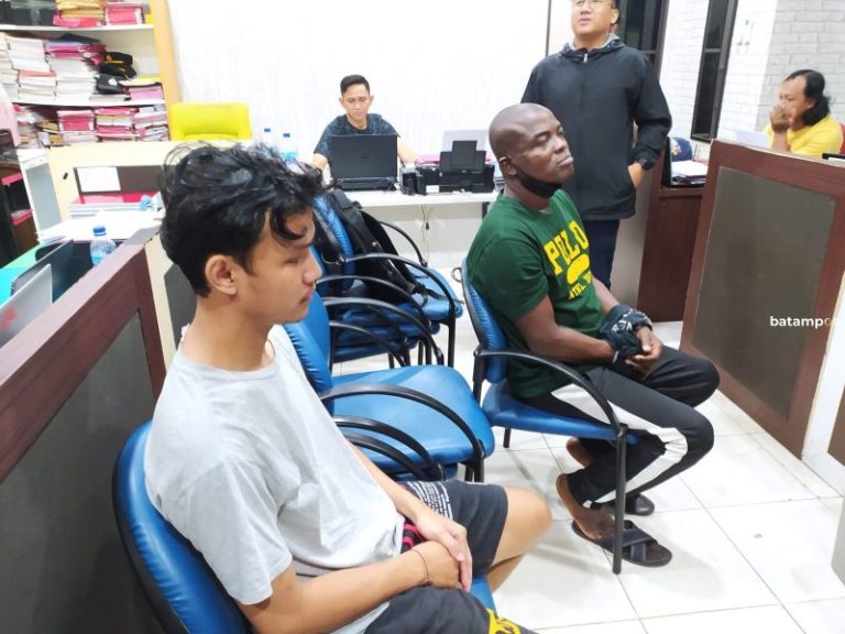 Berhasil Tipu Warga Batam Ratusan Juta, WN Nigeria Terancam 4 Tahun Penjara