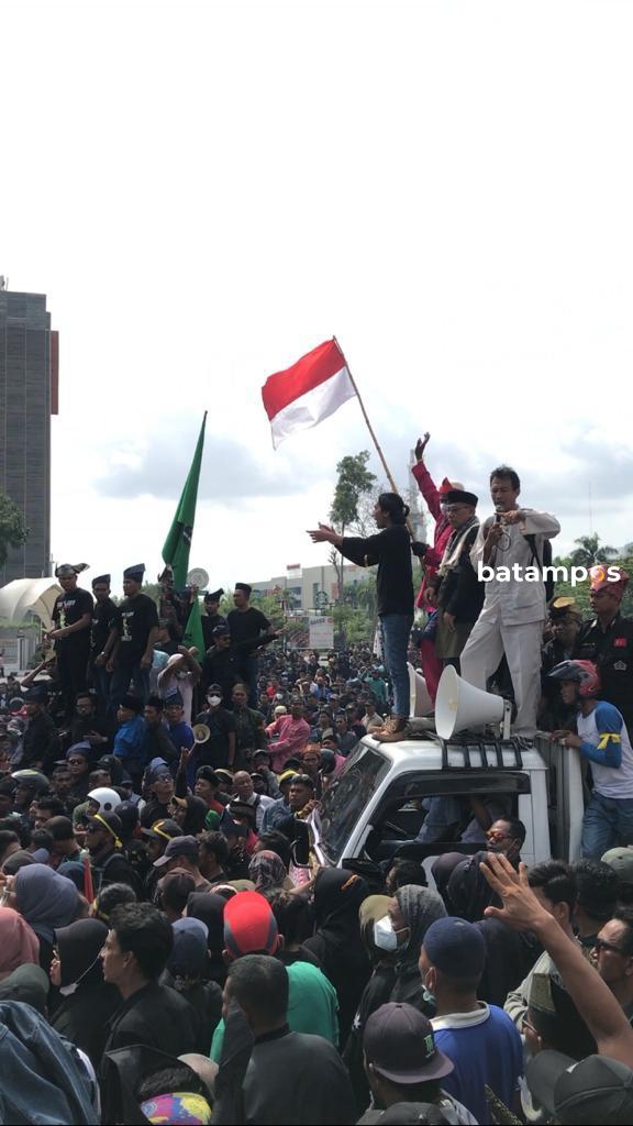 Ribuan Warga Rempang Galang Unjuk Rasa