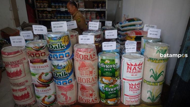 Bulog Tanjungpinang Akan Beri Sanksi Pedagang Naka