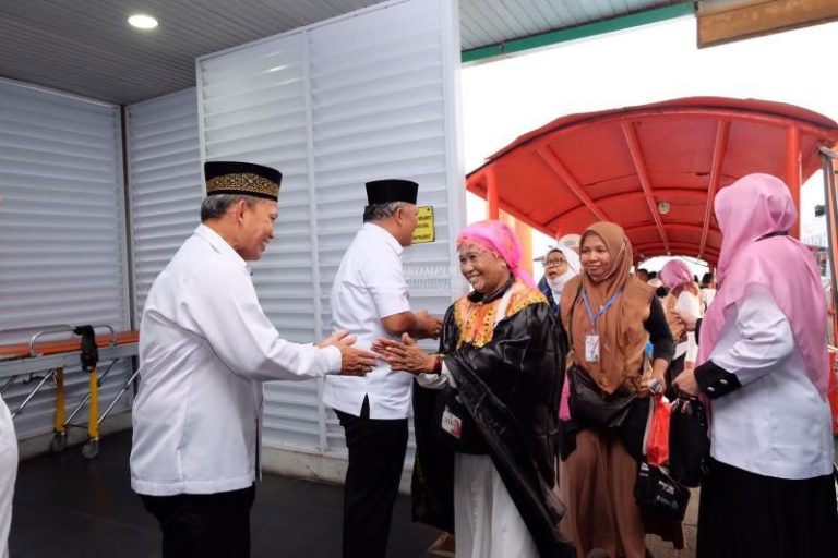11 Jemaah Haji Tanjungpinang Tiba