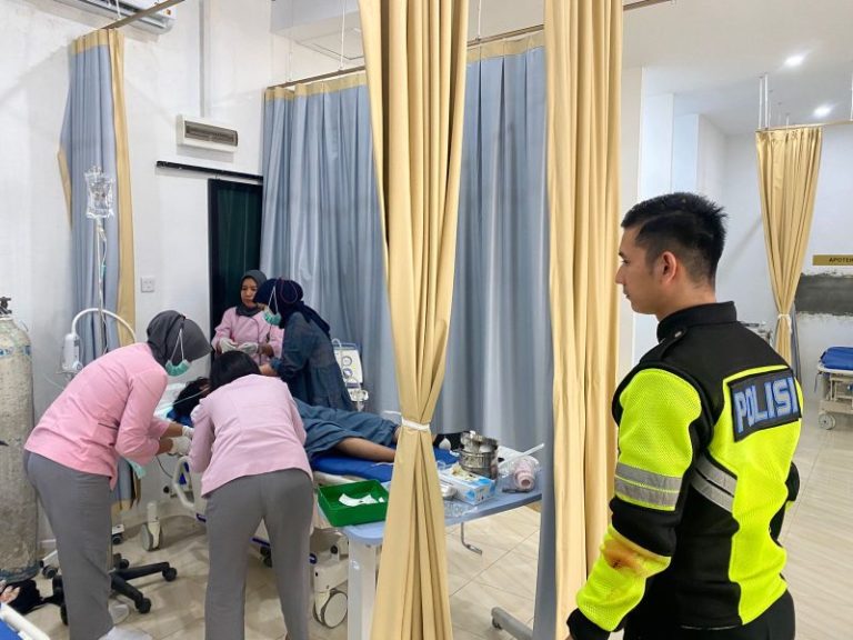 Gara-gara Rem, Dua Siswi SMAN 6 Batam Kecelakaan