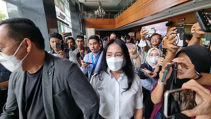 Istri Rafael Alun Bungkam Usai Satu Keluarga Didakwa Turut Terlibat Gratifikasi dan TPPU