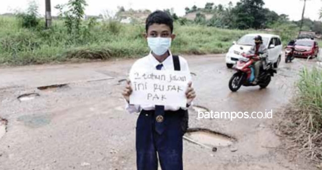 Pemotor Sering Jatuh, Warga Berharap Jalan S Parman Diperbaiki