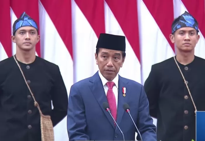 Presiden Jokowi Umumkan Gaji PNS Naik 8 Persen pada Tahun 2024