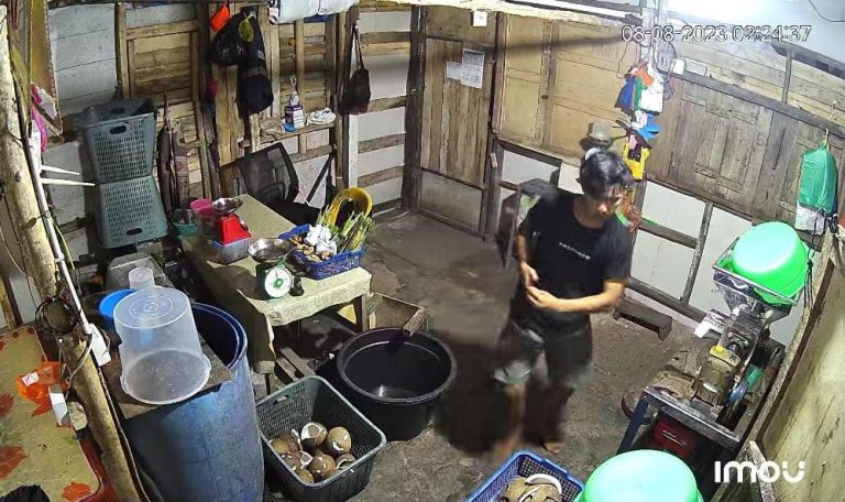 Bobol Dinding Warung, Pencuri Gasak Uang Infak