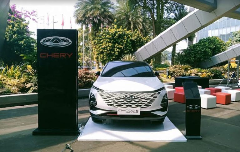 Chery Dukung Premium Music Experience Private Concert HITMAN David Foster and Friends di Indonesia