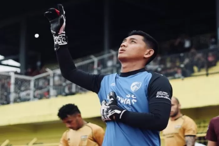 Cerita Unik Kiper PSM dengan Ball Boy yang Gagalkan Tendangan Penalti Matias Mier