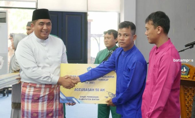 10 Kelompok Nelayan di Bintan Dapat Bantuan Peralatan