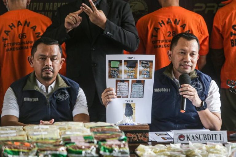 Sulit Terdeteksi Karena Pakai BBM Enterprise, Fredy Pratama Diprediksi Melakukan Operasi Plastik