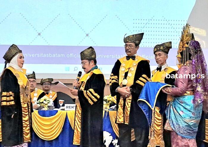 Profesor Indrayani Dikukuhkan Sebagai Guru Besar Uniba