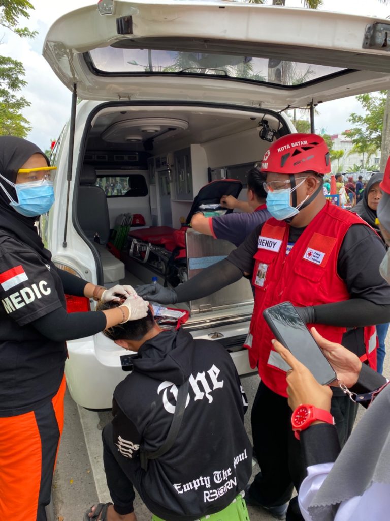 Aksi Demo Rempang, PMI Kota Batam Beri Pertolongan Pertama