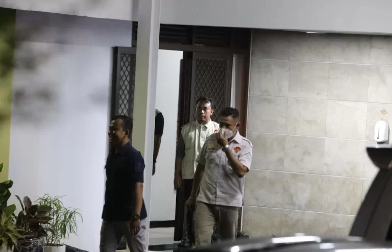 Uang Puluhan Miliar Disita KPK Usai Geledah Rumah Dinas Mentan