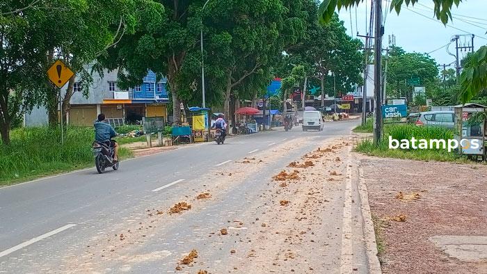 Kios Liar Mulai Digusur Untuk Proyek Pelebaran Jalan di Marina
