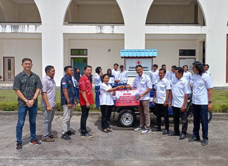 PMI Batam Serahkan Bantuan Tossa ke PMI Natuna
