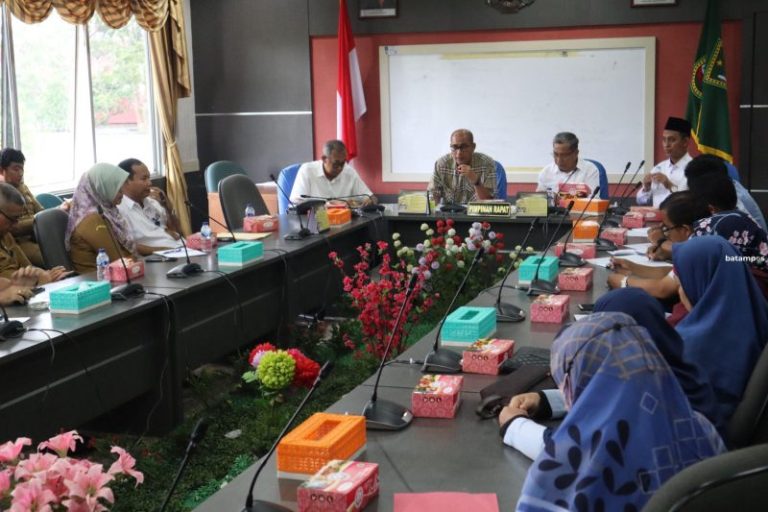 Kontrak Hampir Habis, DPRD Desak Disdik Bantu Persoalan Honorer di Batam ke Pusat