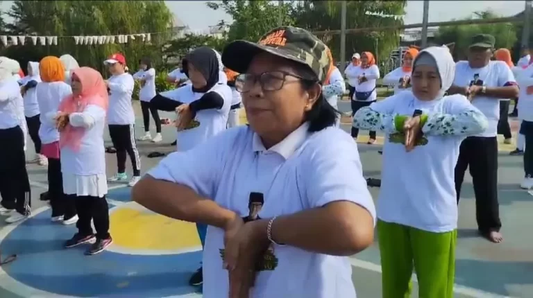 Senam Nakasimo Bantu Usia Lanjut Tetap Sehat