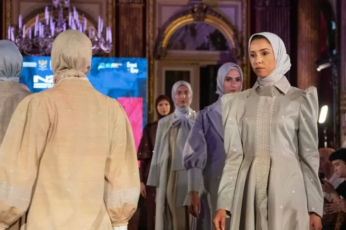Lima Desainer Bawa Pesona Wastra Indonesia di IN2MF in Paris