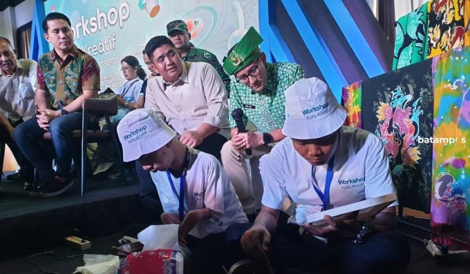 Menparekraf Sandiaga Uno Sebut Batik Karya Anak-anak Disabilitas Bintan Layak Go Internasional