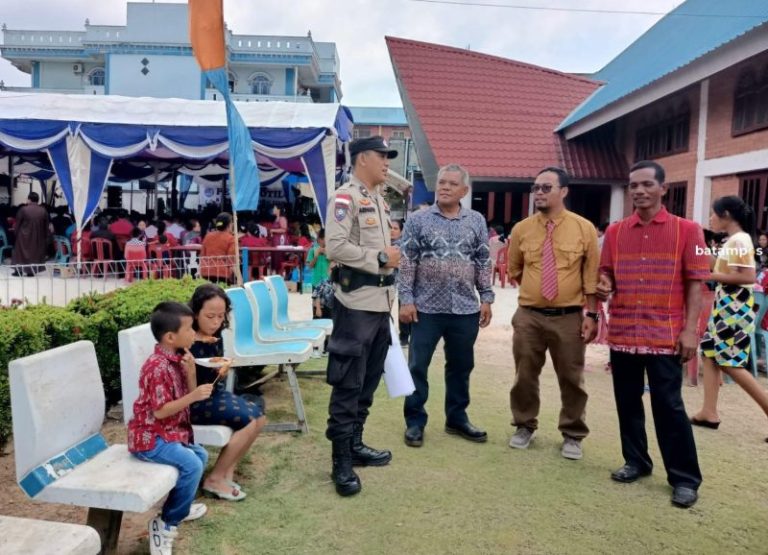 Program Minggu Kasih, Polsek Bengkong Sambangi Gereja