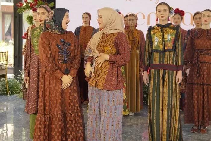 Busana Heaven Light Decennia Tonjolkan Budaya Timur, Dipadukan Motif Etnik Oriental
