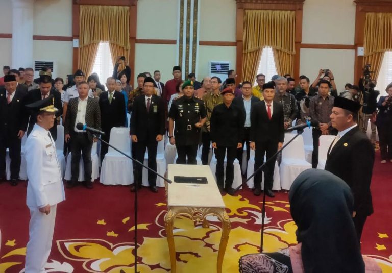 Gubernur Melantik Hasan sebagai Penjabat Wali Kota Tanjungpinang