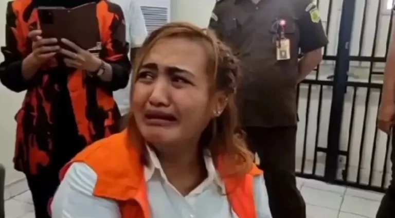 Gara-gara Konten Makan Babi Baca Bismillah, Lina Mukherjee Divonis Dua Tahun Penjara, Ini 4 Barang Buktinya