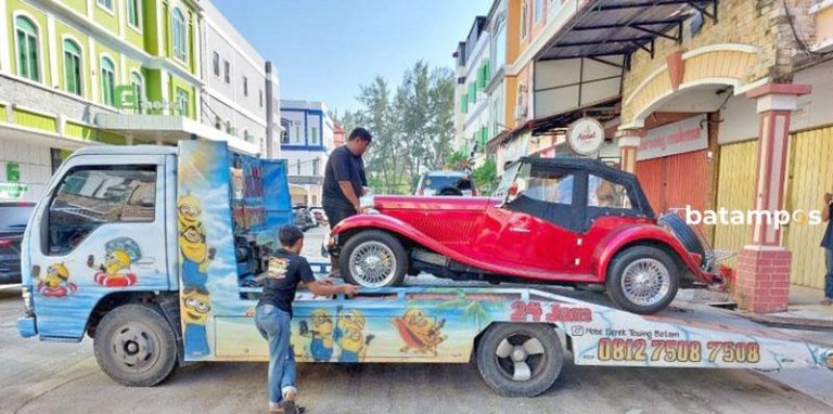 Tiga Mobil Mewah Disita dari Ruko Greendland Batam