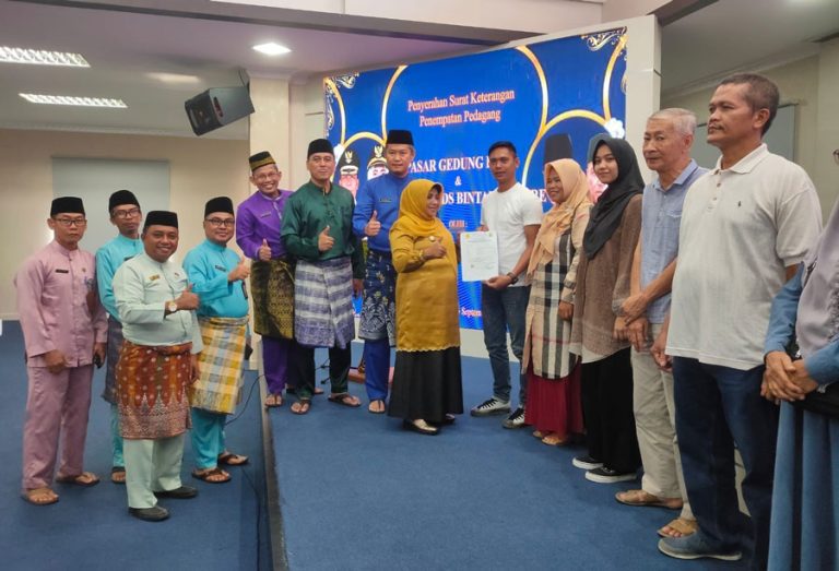 796 Pedagang Terima SK Penempatan Pasar Baru