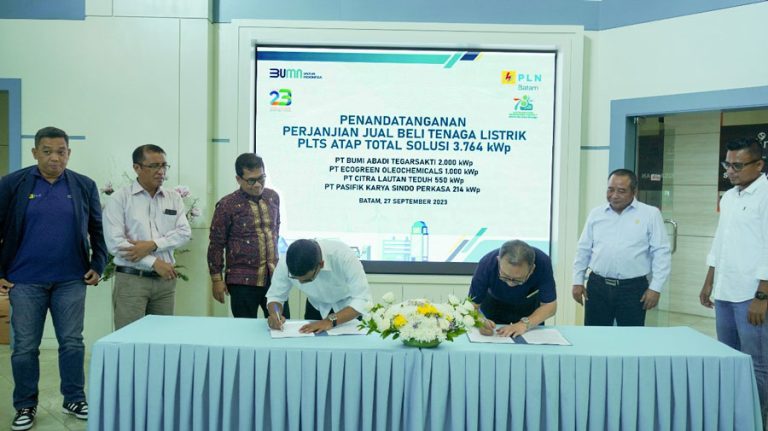PT PLN Batam Suplai Listrik Hijau 3.764 KWp ke Industri di Batam