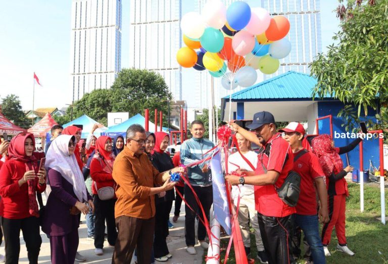 Warga Bangun Posko Germas di Perumahan Citra Batam