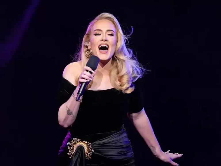 Alasan Adele Berhenti Minum Alkohol