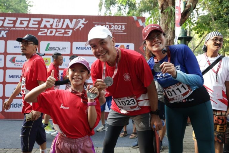 Ganjar dan Istri Ikut Lari Bareng Kagama