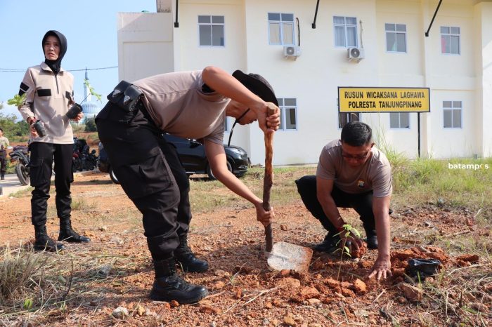 Tanam Pohon, Bantu Atasi Perubahan Iklim