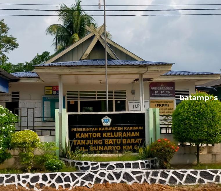 Atap Bocor, Pemkab Diminta Perhatikan Kondisi Kantor Kelurahan Tanjungbatu Barat