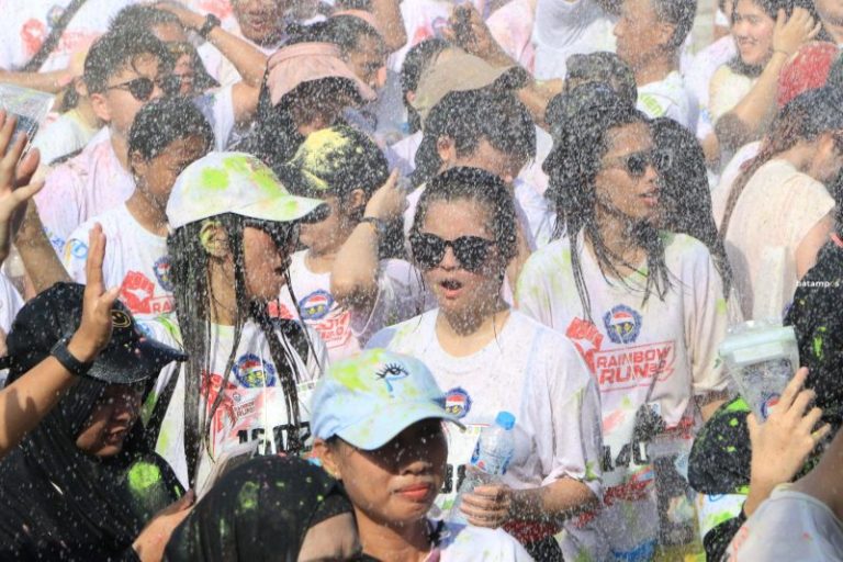 Meriah, Rainbow Run 2.0 Diikuti 5 Ribuan Peserta Lokal dan Mancanegara
