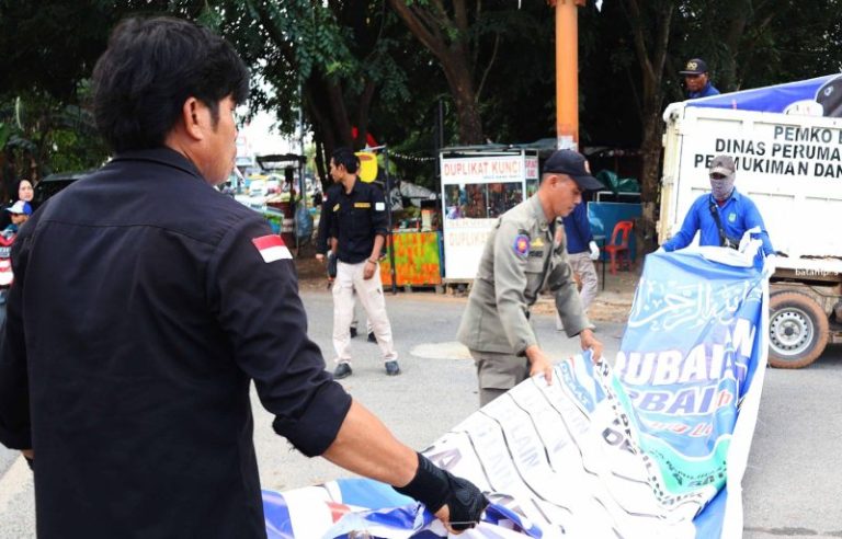 Baliho dan Spanduk Berbau Kampanye Ditemukan di Tempat Ibadah